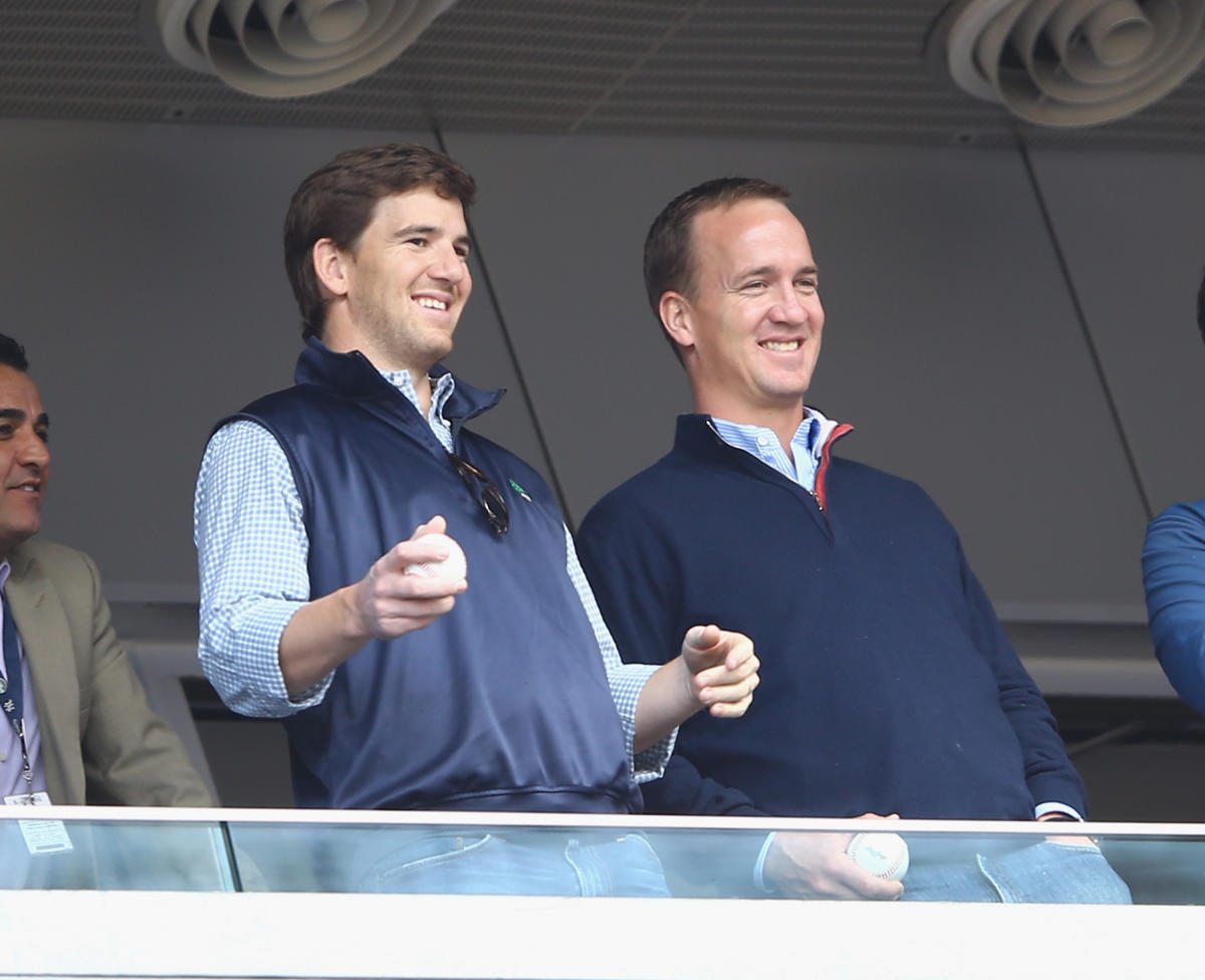 Peyton Manning, Eli Manning to call alternative 'MNF' for ESPN