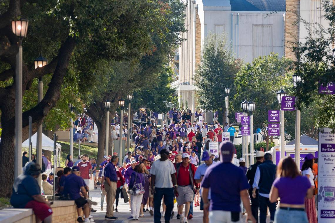 Fans flood the entrance to the Amon G. Carter Stadium before the TCU v. Oklahoma football game in Fort Worth, Texas, on Saturday, Oct. 1, 2022.