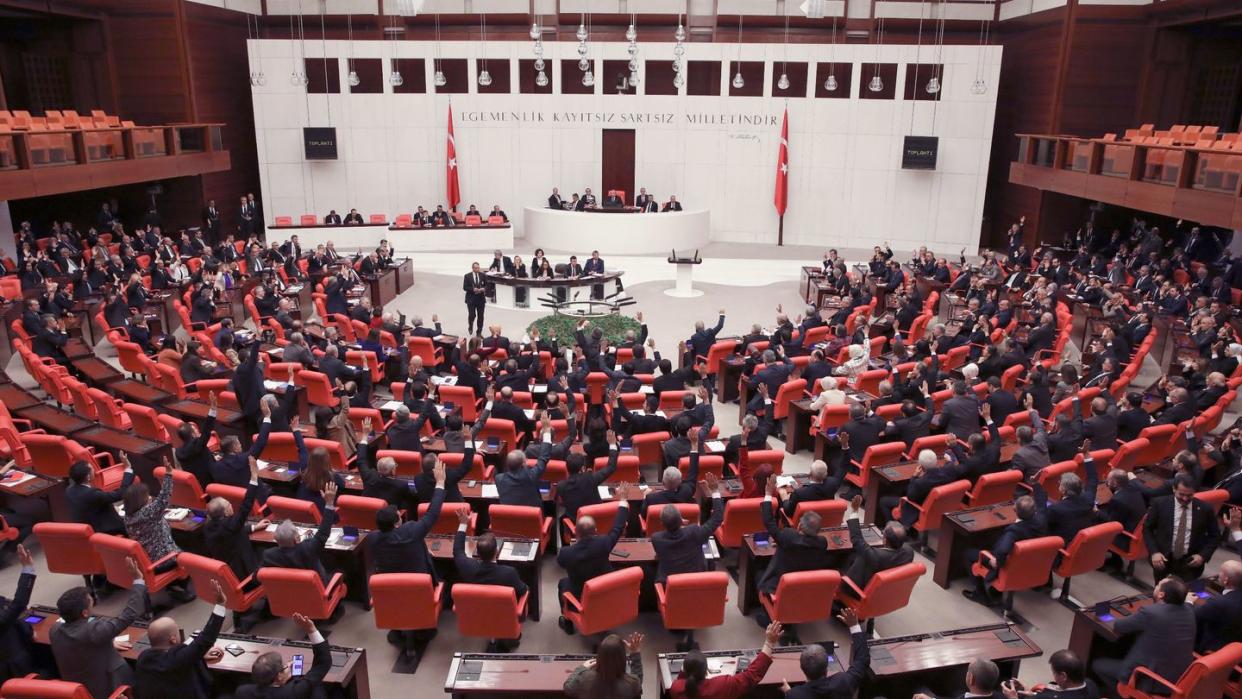 Das Archivbild zeigt das türkische Parlament in Ankara.