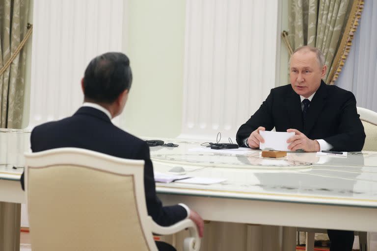 Vladimir Putin; Wang Yi; China; Rusia; mundo; Kremlin; Moscú