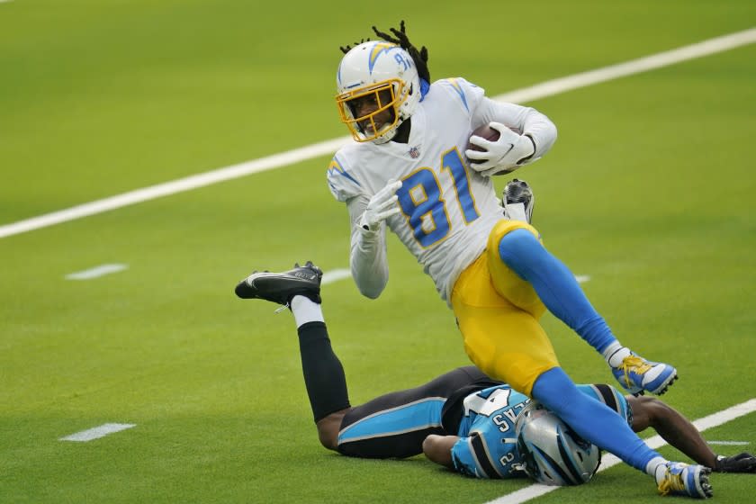 Los Angeles Chargers wide receiver Mike Williams (81) makes a catch against the Carolina Panthers.