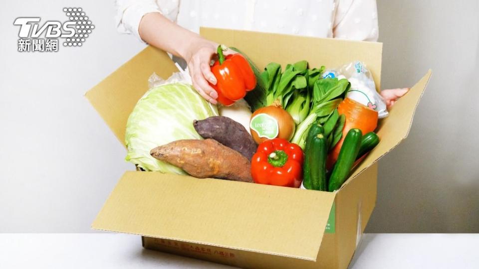 六福旅遊集團推出蔬菜箱，透過「六福美饌」美食網站下訂每箱599元。（圖／六福旅遊集團提供）