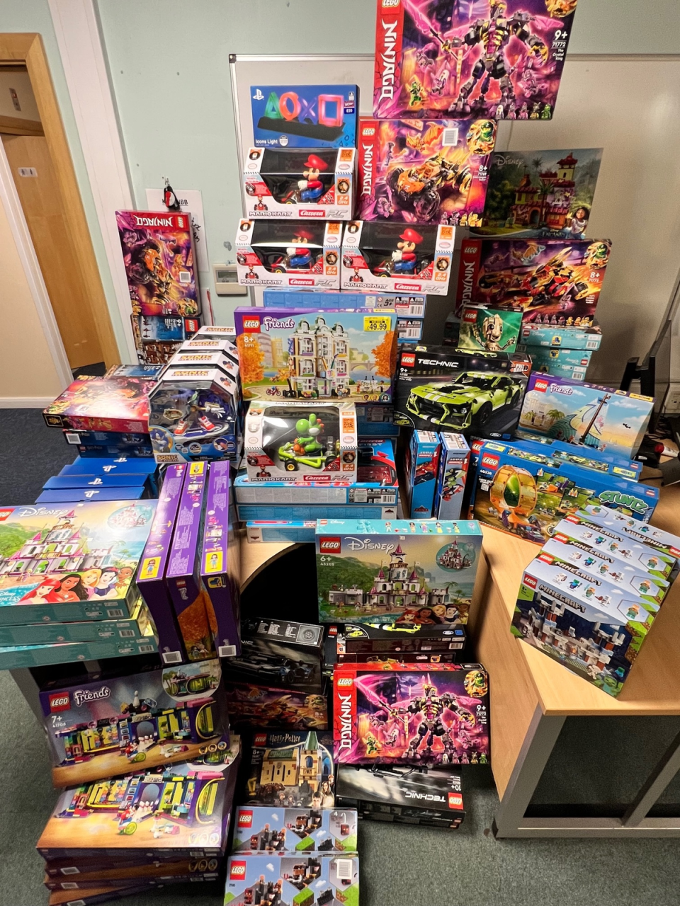 The stolen sets of Lego (Nottinghamshire Police)