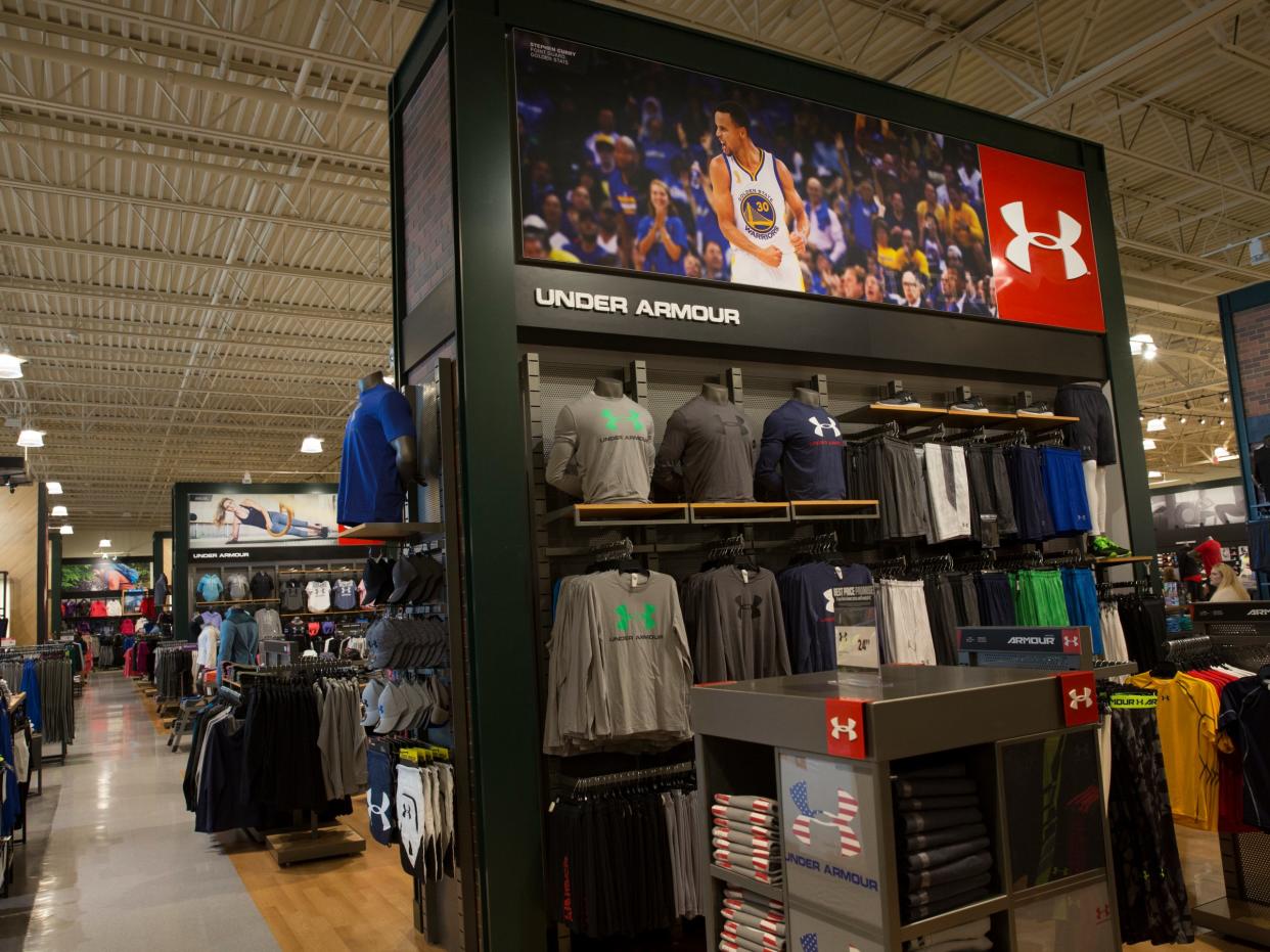 dick's sporting goods floor