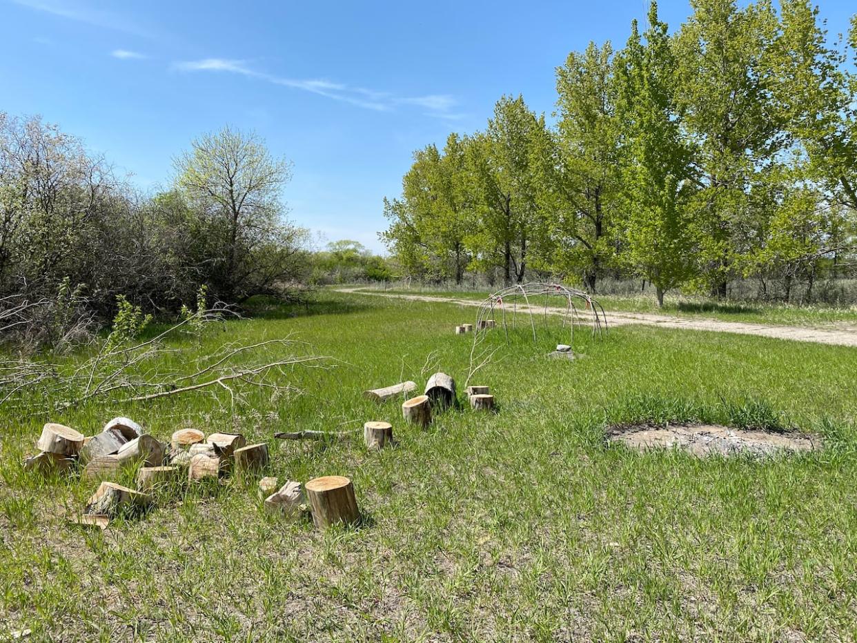 Representatives from an elders committee, the City of Regina and city employees put together a sweat lodge to see whether the abandoned Kings Park campground was the proper space to host such ceremonies. (Louise BigEagle, CBC Saskatchewan. - image credit)