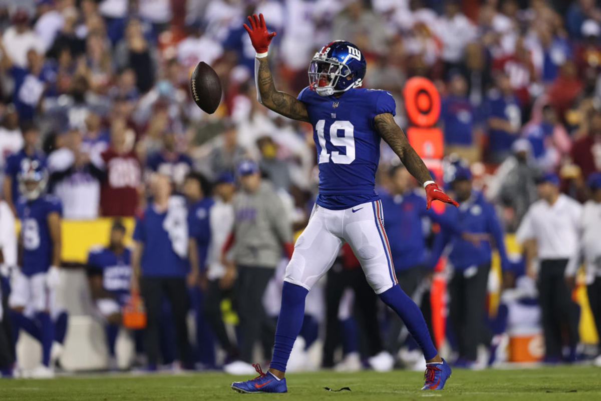 Daniel Jones-Kenny Golladay chemistry building at Giants camp