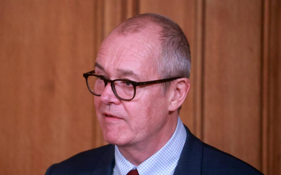 Chief Scientific Adviser Sir Patrick Vallance attends a news conference in response to the ongoing situation with the coronavirus disease (COVID-19) pandemic, inside 10 Downing Street, London, Britain, January 5, 2021. REUTERS/Hannah McKay/Pool - Hannah McKay/REUTERS