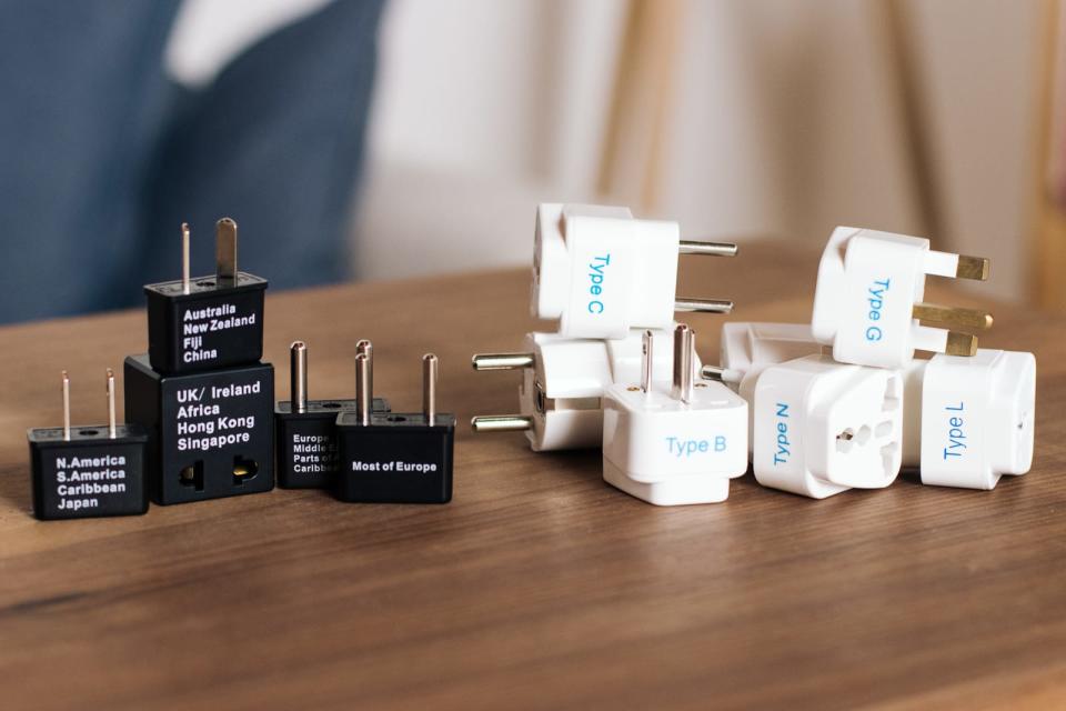 Travel plug adapter