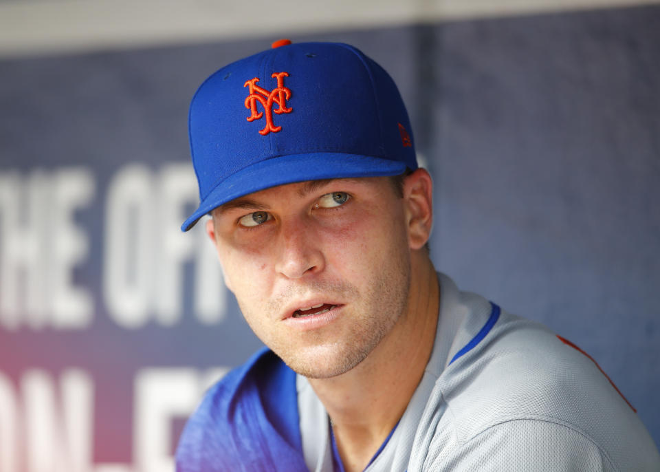 New York Mets starting pitcher Jacob deGrom could only watch on as the offense failed to support him again in a loss to the Atlanta Braves. (AP)