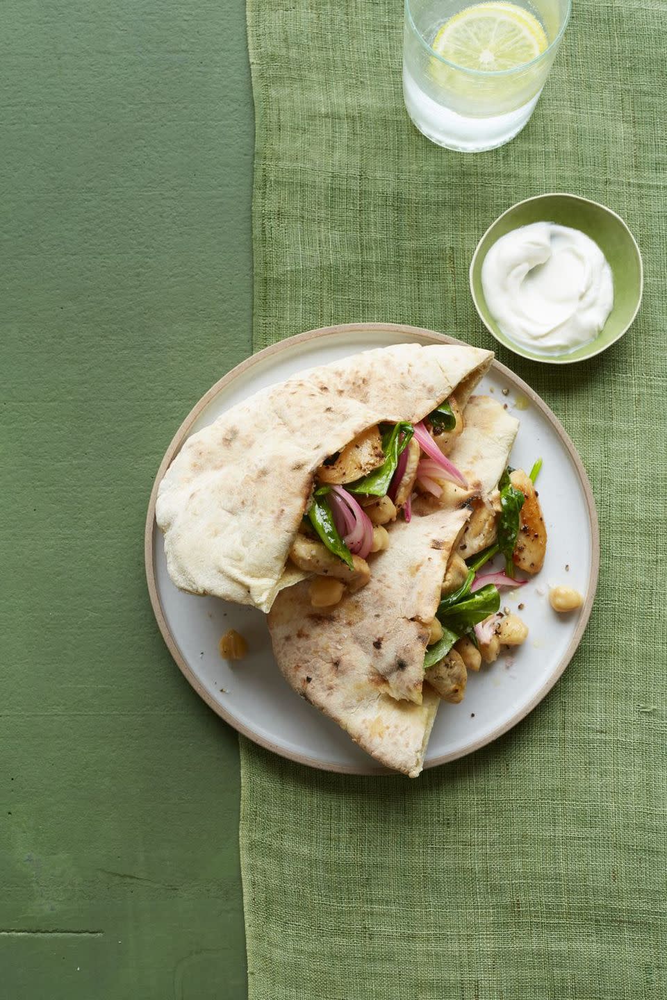 picnic ideas spinach, chickpea, and chicken pitas