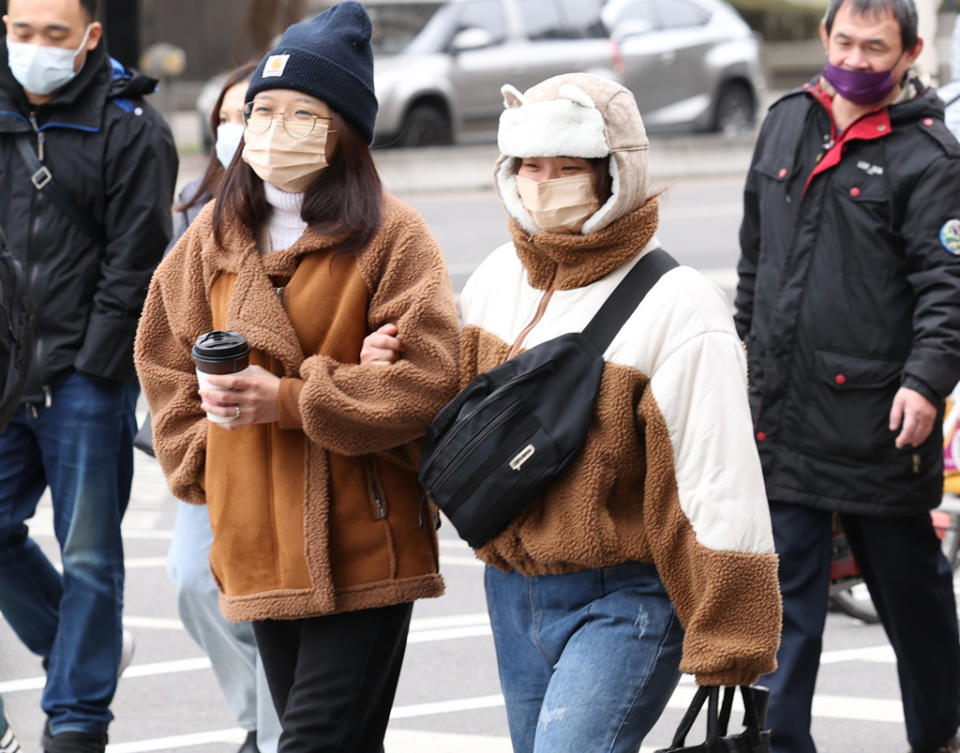 明天西半部及東北部低溫約13至15度，北部及東北部越晚越涼冷。（示意圖／資料照，陳俊吉攝）