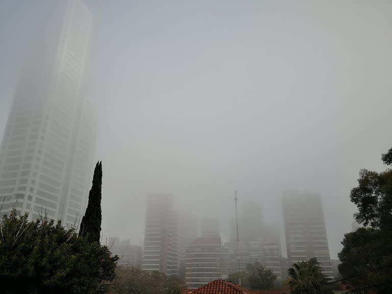 Niebla en la ciudad de Buenos Aires