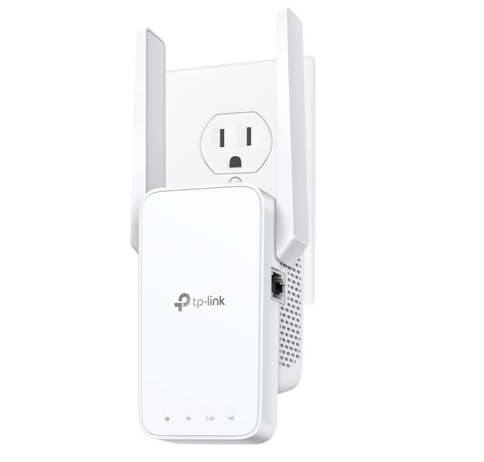 wifi extender plugged into outlet
