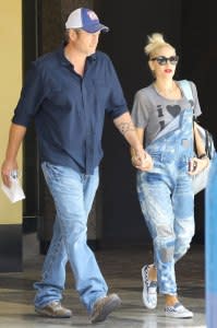 Gwen Stefani wears Blake Shelton shoes