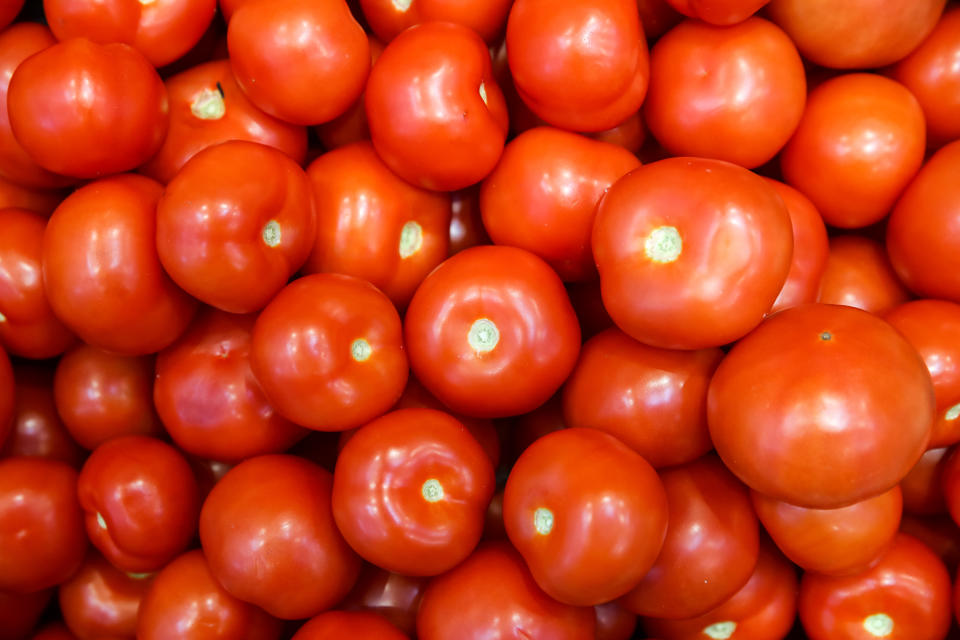 NOVOSIBIRSK, RUSSIA - MARCH 24, 2021: Tomatoes are for sale at a 365+ grocery discounter of the Lenta retail chain. Kirill Kukhmar/TASS (Photo by Kirill Kukhmar\TASS via Getty Images)