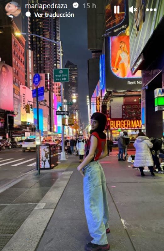 María Pedraza en Times Square