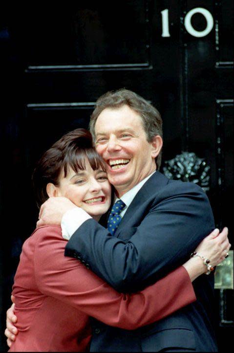 Blair arriving in Downing Street with his wife Cherie after Labour’s 1997 election landslide