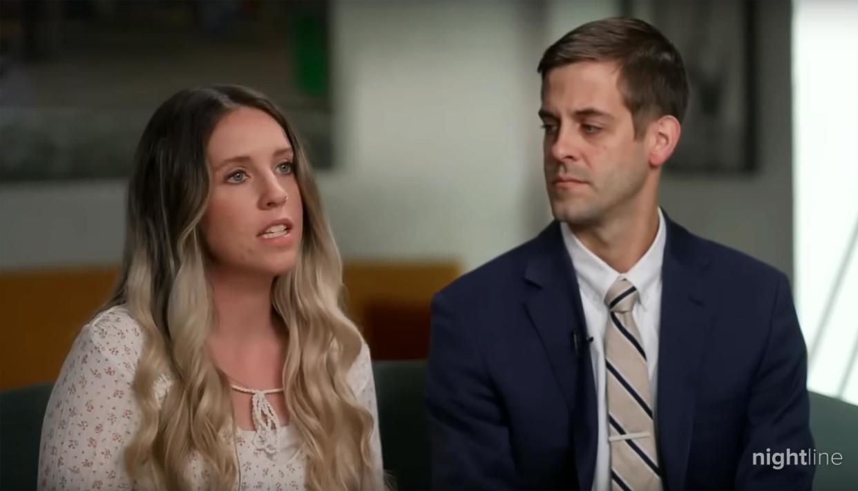 Jill Duggar and Husband Derick Dillard Hold Funeral for Stillborn Daughter Love You Forever 140