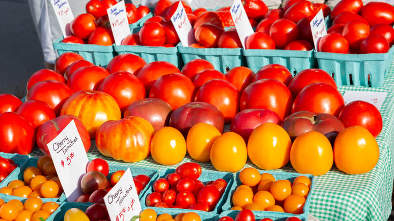 Variety of tomatoes with prices