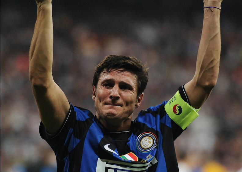 Zanetti, emocionado tras un partido con el Inter. | Foto: Getty