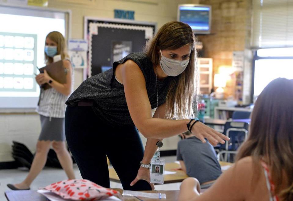 Jennifer Kowalowski, a teacher at Wesley Chapel Elementary School, works with her students on August 17, 2020.