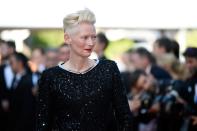 Tilda Swinton füllt den Raum nicht nur mit Charisma, sondern auch mit ihrer Größe. Ganze 1,79 Meter misst die britische Schauspielerin. (Bild: Antony Jones/Getty Images)