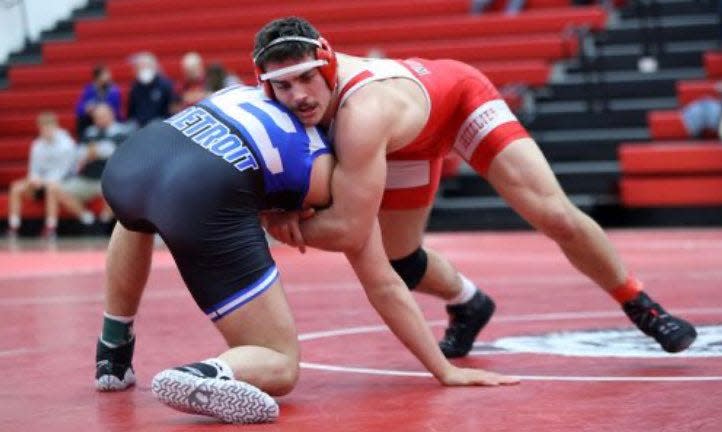 Wadsworth's Coen Grimm competes against Detroit Catholic Central's Connor Bercume during the Grizzly Invitational Tournament on Saturday, January 22, 2022.