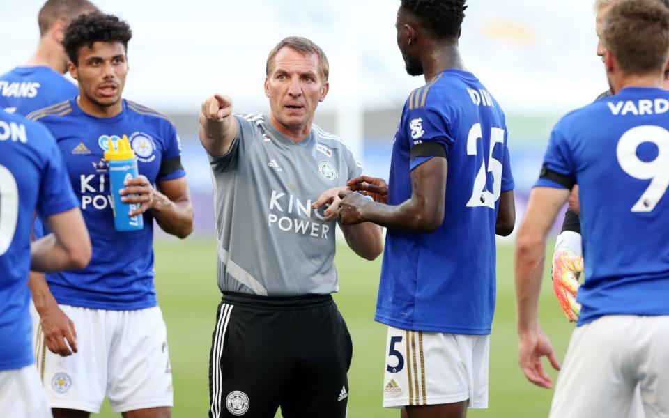 Leicester City Manager Brendan Rodgers gives instructions to Wilfred Ndidi of Leicester City during the Premier League match between Leicester City and Brighton & Hove Albion - GETTY IMAGES