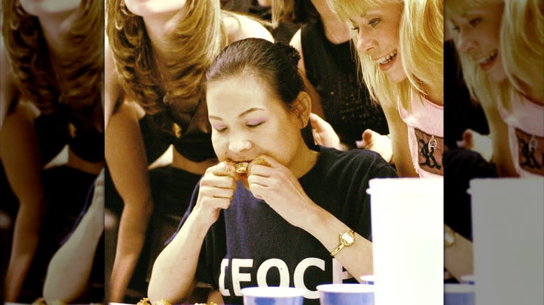 Sonya Thomas at the 2004 Wing Bowl