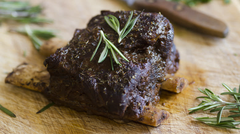 barbecue short rib with rosemary