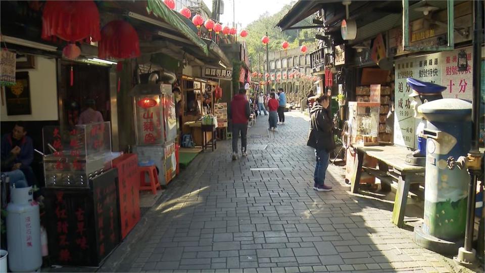 Choc en troisième année du collège !La ligne Pingxi des chemins de fer de Taiwan déraille, suspend des trains, lâche des lanternes célestes et évacue des touristes