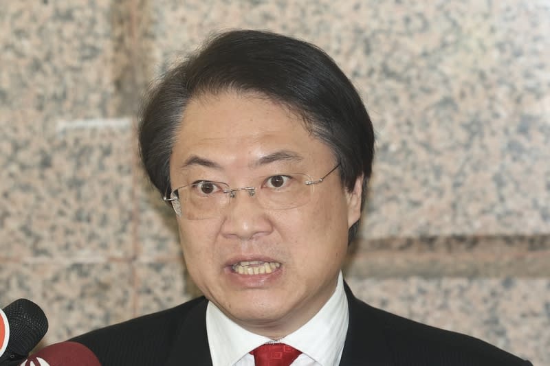 基隆東岸商場易主發生產權爭議，前基隆市長、現任內政部長林右昌（圖）表示，基隆市長謝國樑開直播歇斯底里謾罵，他身為基隆市民，對於謝國樑的表現說實在「蠻丟臉的」 。（中央社資料照）