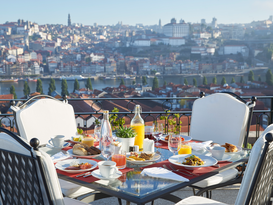 The gourmet destination hotel hosts a stunning breakfast view (The Yeatman)