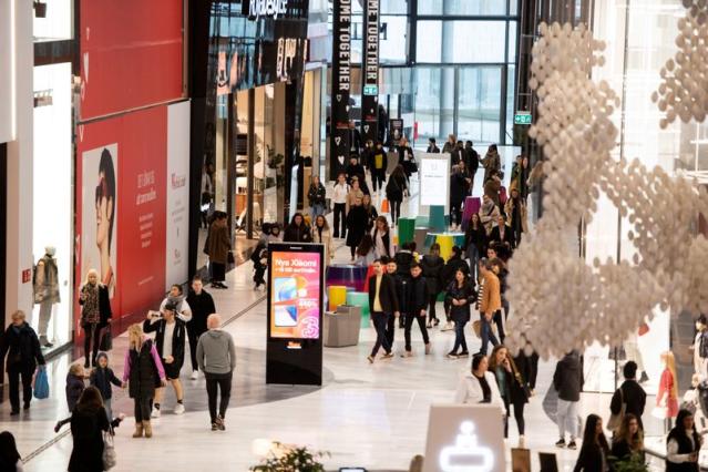 Store at Toronto Eaton Centre closed after employee tests positive for  COVID-19