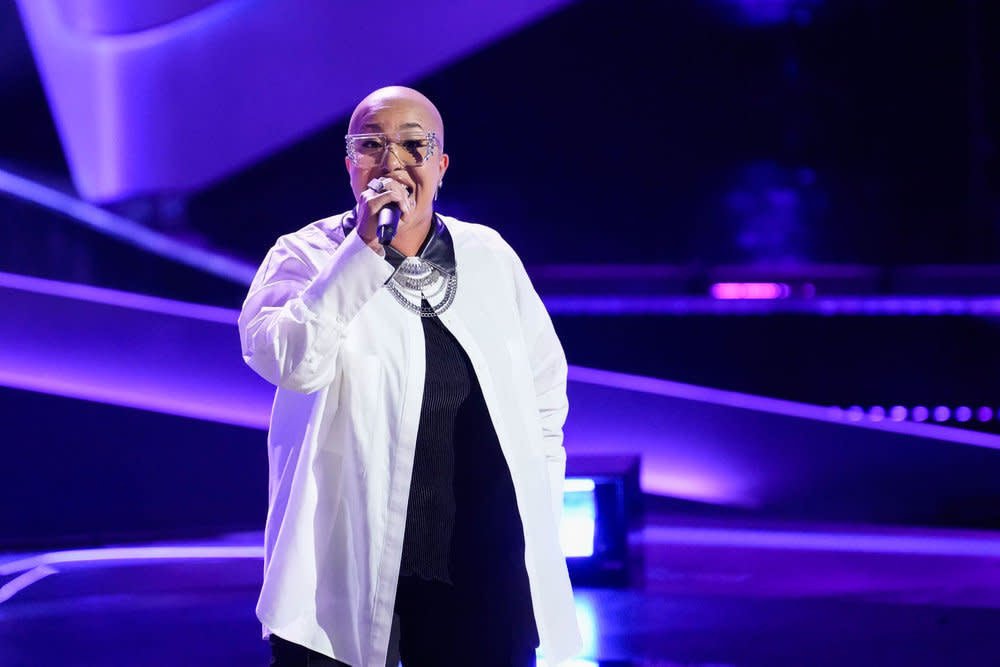 JaRae Womack, niece of Bobby Womack and granddaughter of Cecil Womack, stuns with her creative Amy Winehouse cover on 'The Voice' Season 24. (Greg Gayne/NBC)