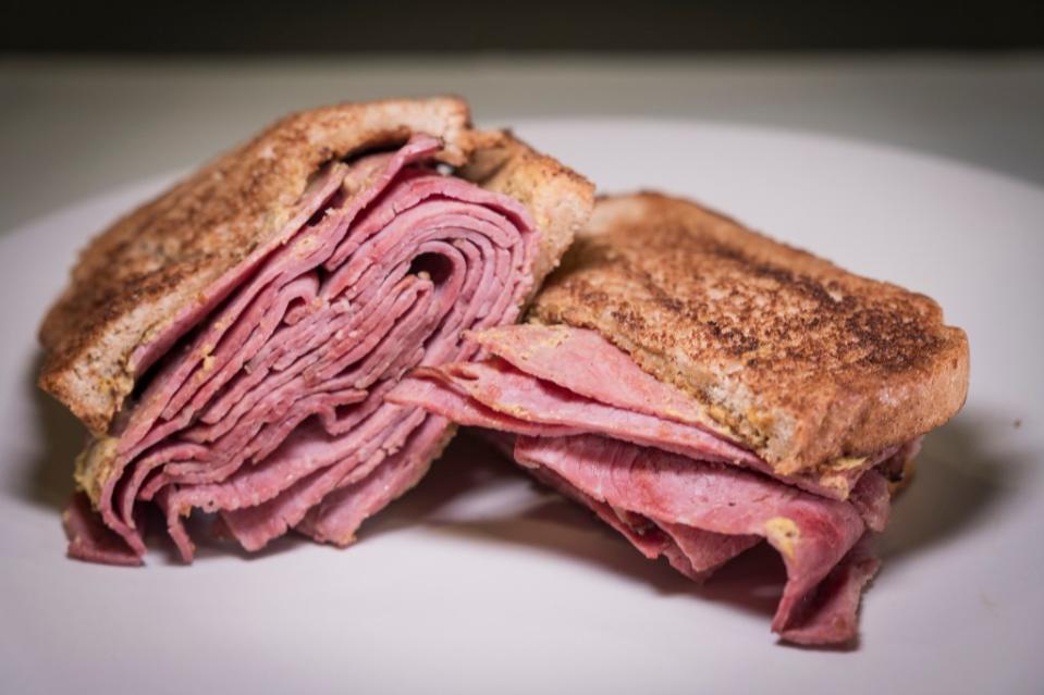 Astro Diner pastrami sandwich. Stefano Giovannini