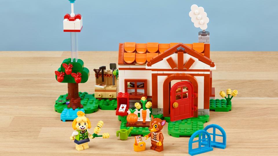 Animal Crossing Lego Isabelle and Fauna