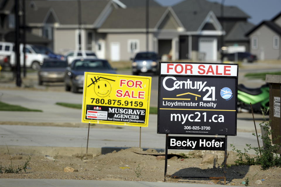 Real estate for sale in City of Lloydminster following a tour of Gear Energy's well sites near Lloydminster, Saskatchewan August 27, 2015. Amid the corn and canola fields of eastern Saskatchewan, oil foreman Dwayne Roy is doing what Saudi Arabia and fellow OPEC producers are loath to do: shutting the taps on active wells. Inside a six-foot-square wooden shed that houses a basic hydraulic pump, the Gear Energy Ltd employee demonstrates how shutting down a conventional heavy oil well in this lesser-known Canadian oil patch is as simple as flipping a switch. His company has already done so hundreds of times this year, making the Lloydminster industry among the first in the world to yield in a global battle for oil market share that has sent crude prices tumbling to six-year lows. Picture taken August 27, 2015.  REUTERS/Dan Riedlhuber