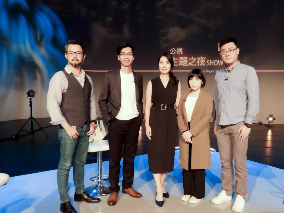 本週五《公視主題之夜SHOW》映後論壇邀律師黃致豪（左起）、律師蔡孟翰、主持人鄧惠文、司法線記者王怡蓁、諮商心理師郝柏瑋，探討從殺人案件中學到的反思。（公視提供）