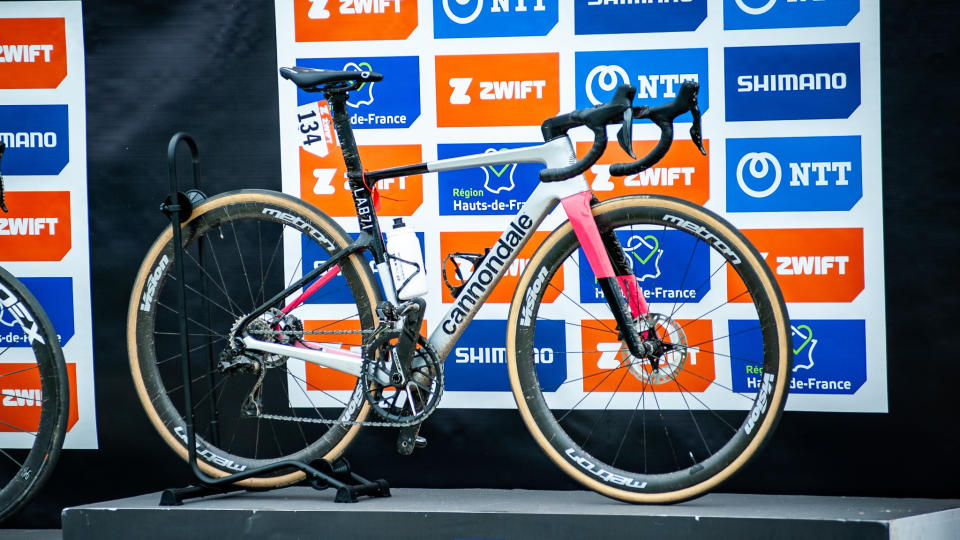 The winning Cannondale Superix evo from the femmes race