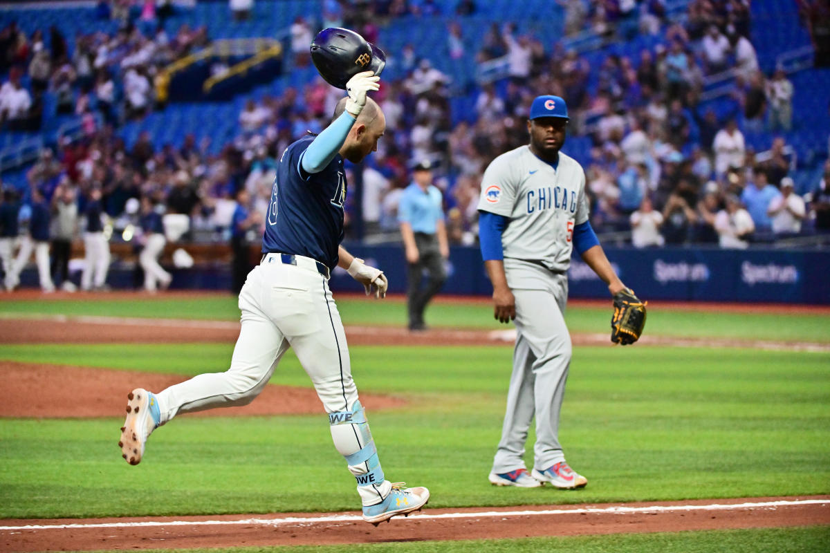 Brandon Lowe hits a game-ending homer as the Rays rally past the slumping Cubs 5-2