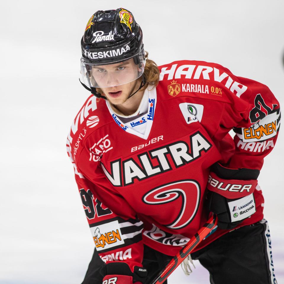 Brad Lambert, a Finnish forward who split this season between JYP and Lahti in the Finnish Liiga, is a polarizing prospect for this draft.
