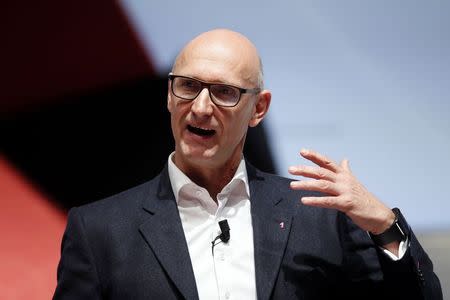 Deutsche Telekom Chief Executive Officer Tim Hoettges delivers a keynote speech during the Mobile World Congress in Barcelona March 2, 2015. REUTERS/Albert Gea