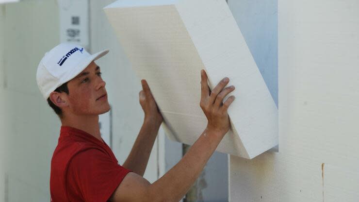 Das Geld aus grünen Anleihen der KfW fließt in Förderkredite für energieeffizientes Bauen. Foto: dpa