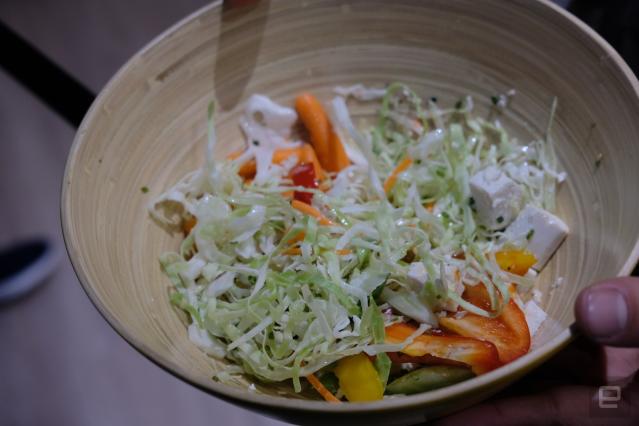 Useless salad-tosser robot joyfully harasses your lettuce - CNET