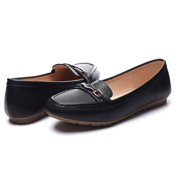 CINAK Loafers Sneakers for Women| Slip-on Casual Walking Flats Comfort Shoes. (Photo: Amazon)