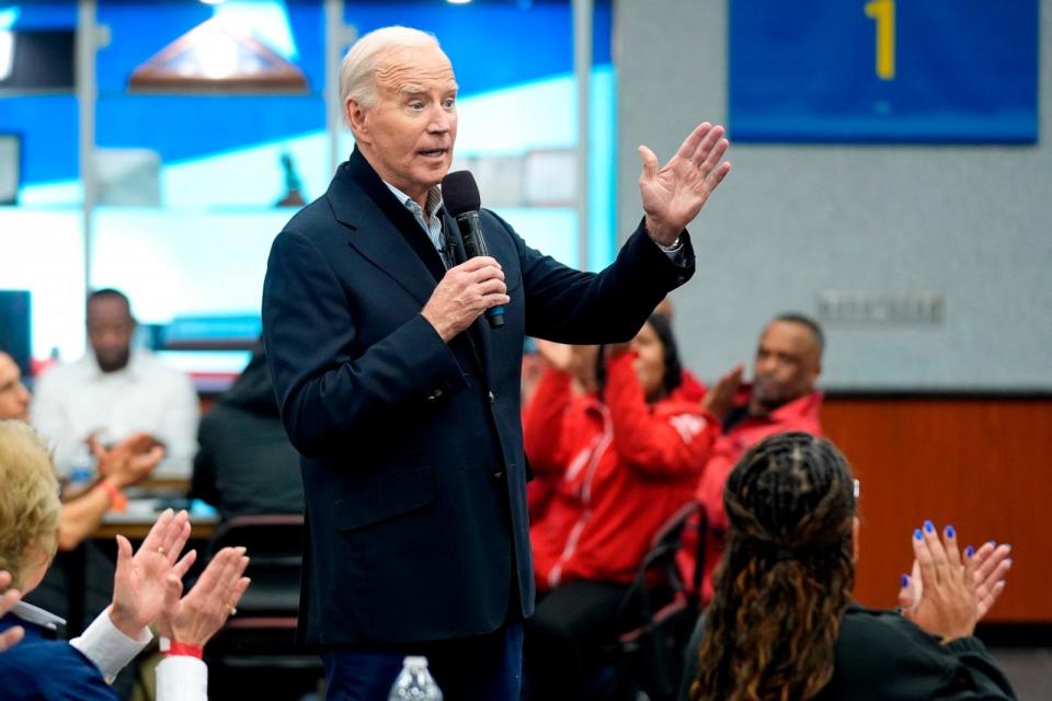 PHOTO: President Joe Biden meets with UAW members during a campaign stop at a phone bank in the UAW Region 1 Union Hall, Feb. 1, 2024, in Warren, Mich. (Evan Vucci/AP)