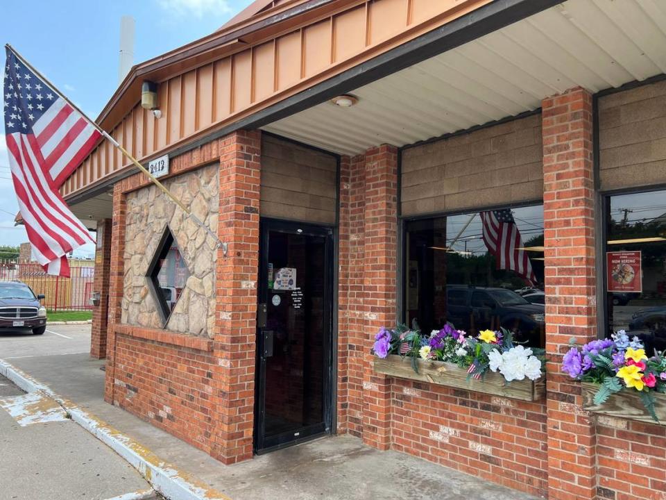 Mama’s Daughters’ Diner in Irving is from a Dallas family with 58 years’ experience serving plate lunches and pies.