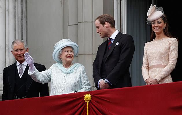 Queen Elizabeth would be the ultimate tour guide of London, according to US tourists.