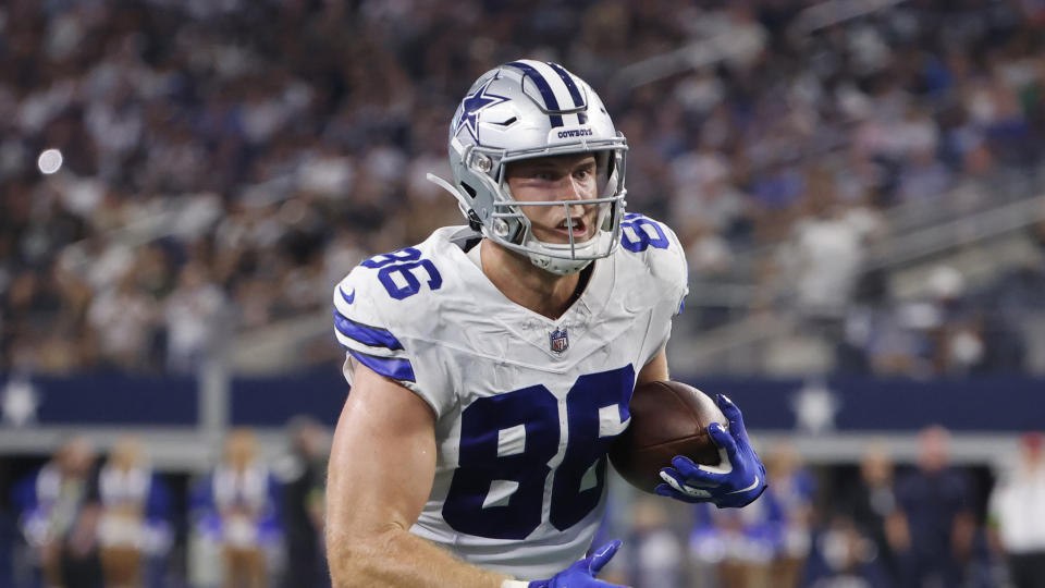 Dallas Cowboys tight end Luke Schoonmaker (86) catches a pass for a touchdown against the Las Vegas Raiders during a preseason NFL Football game in Arlington, Texas, Saturday, Aug. 26, 2023. (AP Photo/Michael Ainsworth)